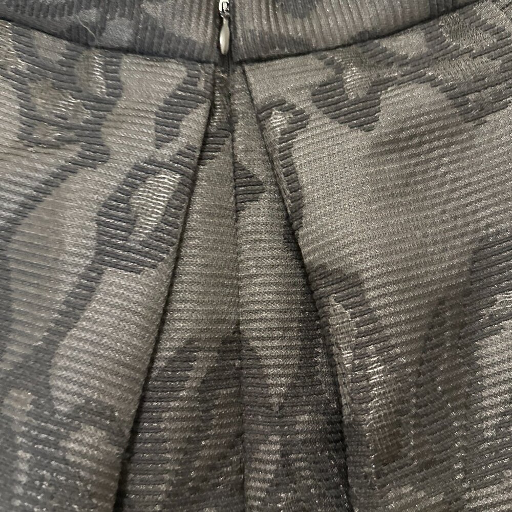 Banana Republic Black Party Skirt – Size 2P - Picture 4 of 10